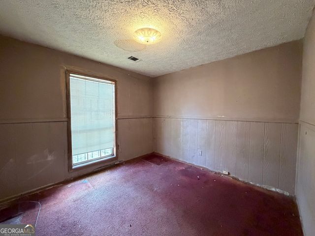 7118 Pineneedle Drive SW, Covington, GA 30014