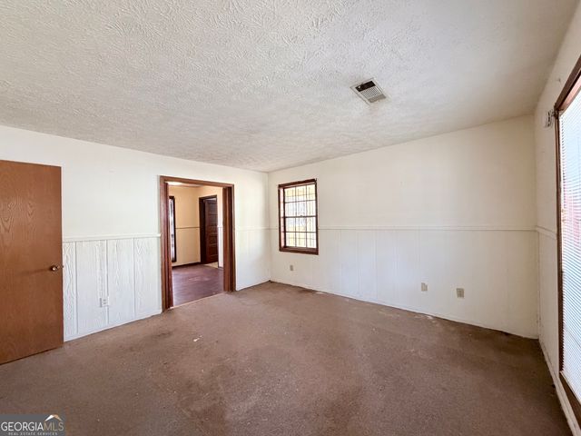 7118 Pineneedle Drive SW, Covington, GA 30014