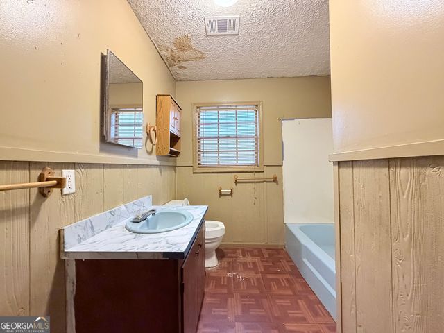 7118 Pineneedle Drive SW, Covington, GA 30014