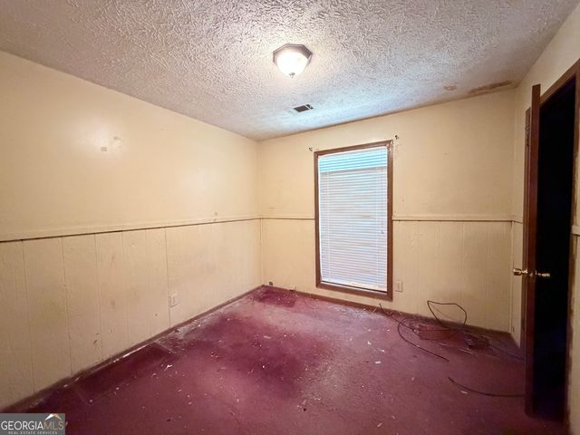 7118 Pineneedle Drive SW, Covington, GA 30014