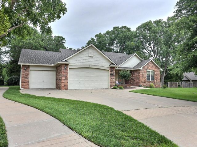 241 S Maple Dunes Ct, Wichita, KS 67235