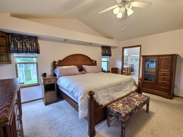 241 S Maple Dunes Ct, Wichita, KS 67235
