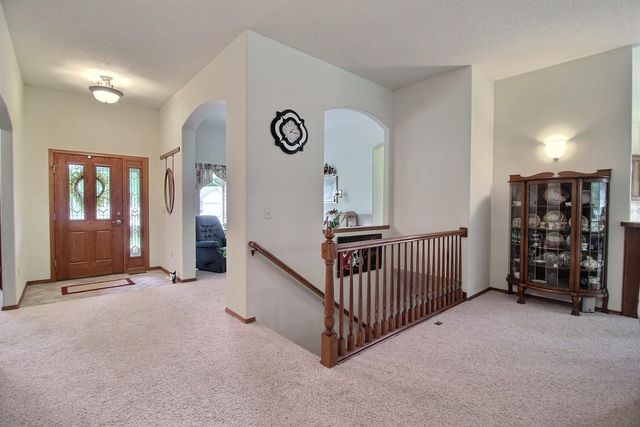 241 S Maple Dunes Ct, Wichita, KS 67235