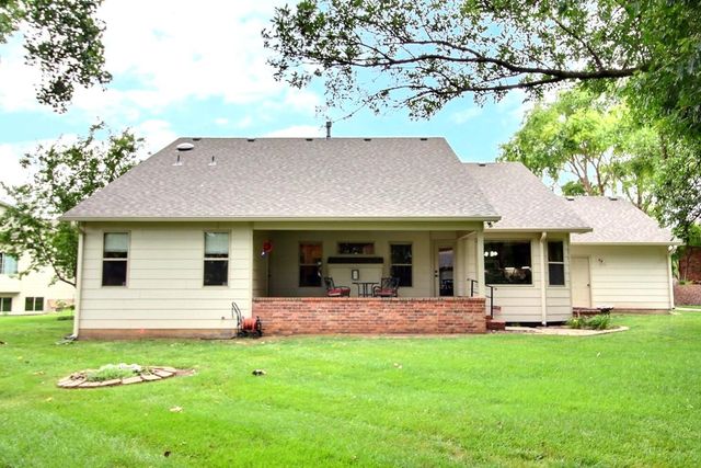 241 S Maple Dunes Ct, Wichita, KS 67235