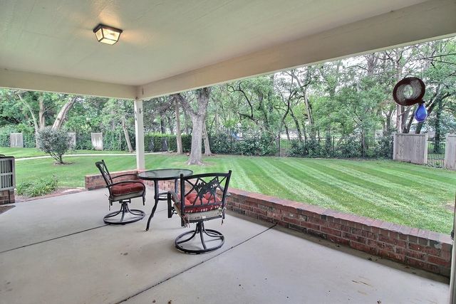 241 S Maple Dunes Ct, Wichita, KS 67235