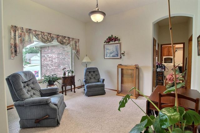241 S Maple Dunes Ct, Wichita, KS 67235