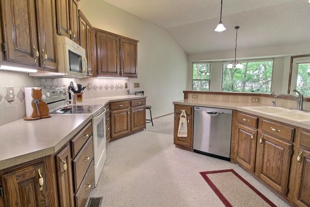241 S Maple Dunes Ct, Wichita, KS 67235