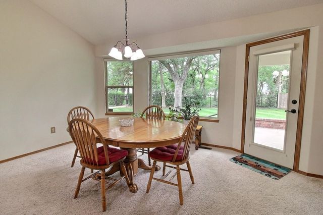 241 S Maple Dunes Ct, Wichita, KS 67235