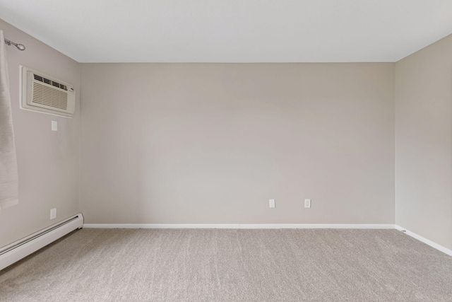 2800 Hillsboro Avenue N 307, New Hope, MN 55427