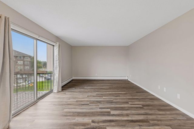 2800 Hillsboro Avenue N 307, New Hope, MN 55427