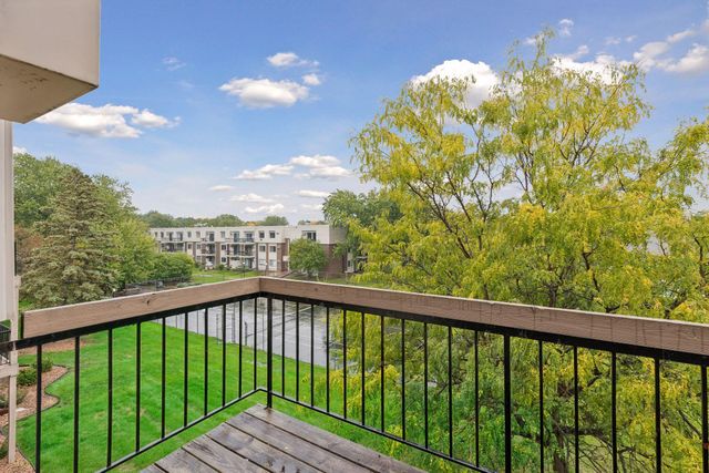 2800 Hillsboro Avenue N 307, New Hope, MN 55427