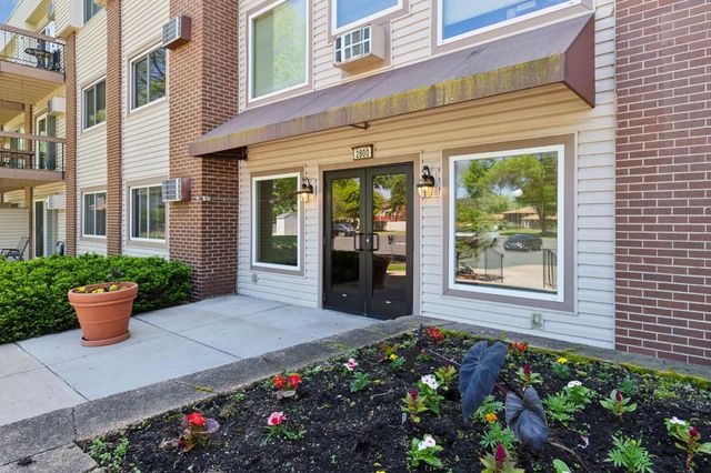 2800 Hillsboro Avenue N 307, New Hope, MN 55427