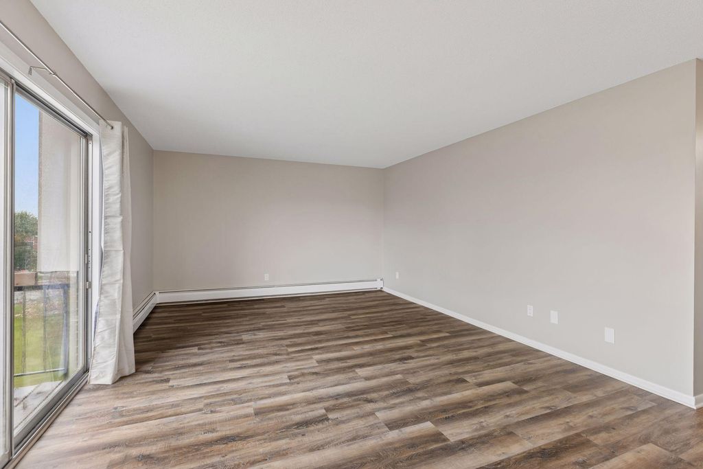2800 Hillsboro Avenue N 307, New Hope, MN 55427 — photo 3