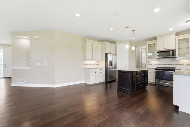 4042 Grand Chevalle Parkway, Chaska, MN 55318