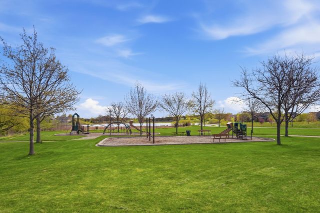 4042 Grand Chevalle Parkway, Chaska, MN 55318