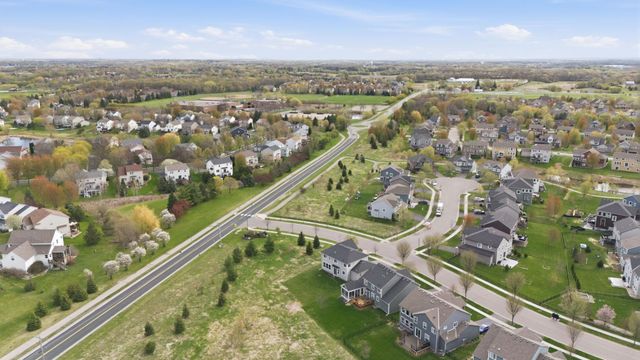 4042 Grand Chevalle Parkway, Chaska, MN 55318