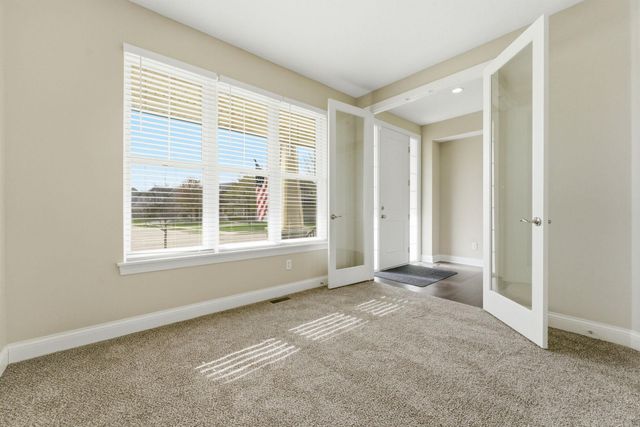 4042 Grand Chevalle Parkway, Chaska, MN 55318
