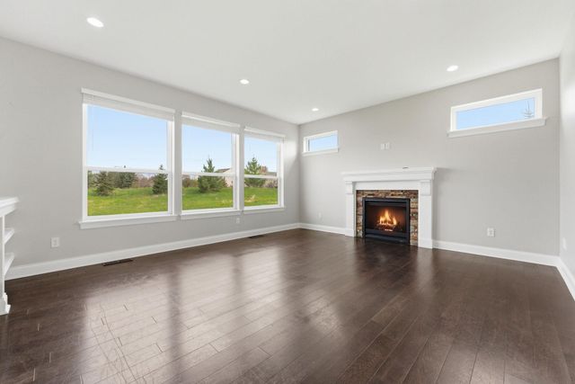 4042 Grand Chevalle Parkway, Chaska, MN 55318