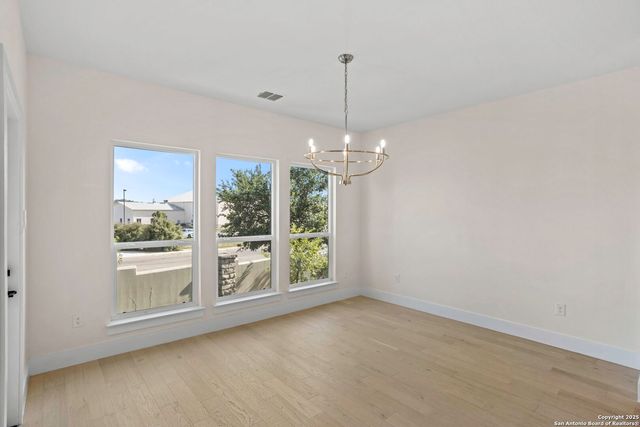 1901 N Chateau Lane, Kerrville, TX 78028