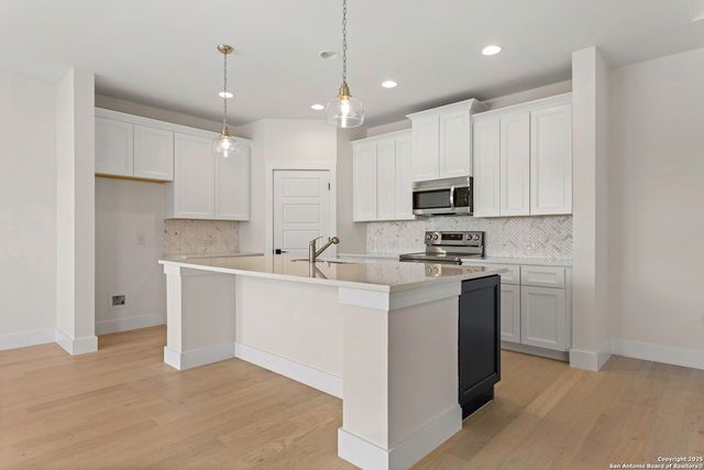 1901 N Chateau Lane, Kerrville, TX 78028