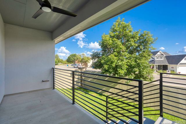 1901 N Chateau Lane, Kerrville, TX 78028