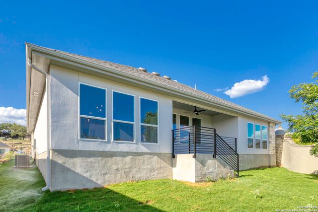 1901 N Chateau Lane, Kerrville, TX 78028