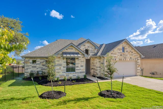 1901 N Chateau Lane, Kerrville, TX 78028