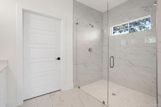 1901 N Chateau Lane, Kerrville, TX 78028