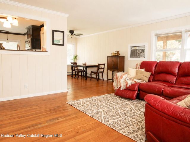 40 Simmons Drive, Woodstock, NY 12498