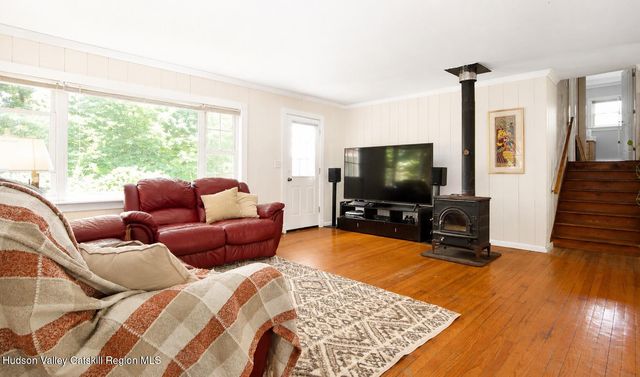 40 Simmons Drive, Woodstock, NY 12498