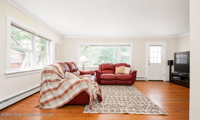 40 Simmons Drive, Woodstock, NY 12498