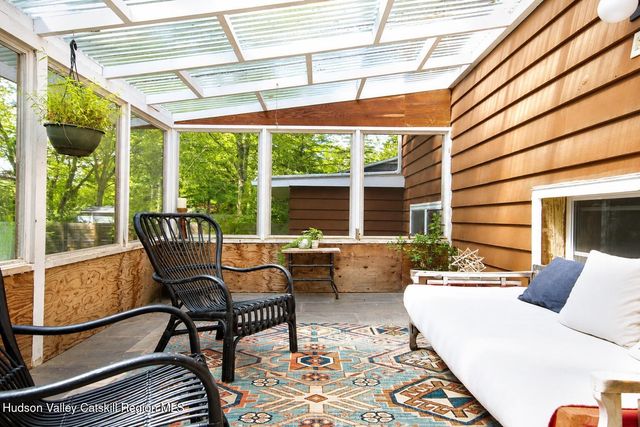 40 Simmons Drive, Woodstock, NY 12498