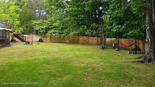 40 Simmons Drive, Woodstock, NY 12498