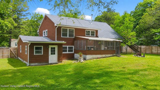 40 Simmons Drive, Woodstock, NY 12498