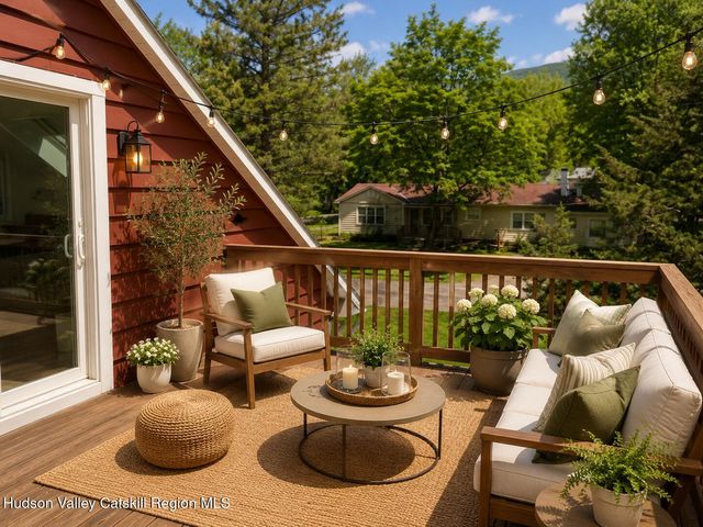 40 Simmons Drive, Woodstock, NY 12498