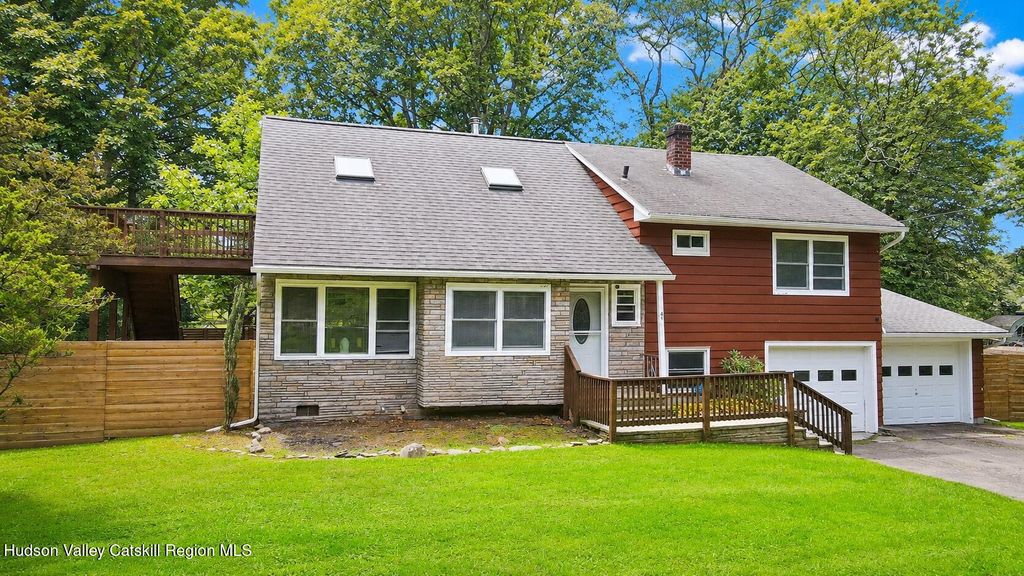 40 Simmons Drive, Woodstock, NY 12498