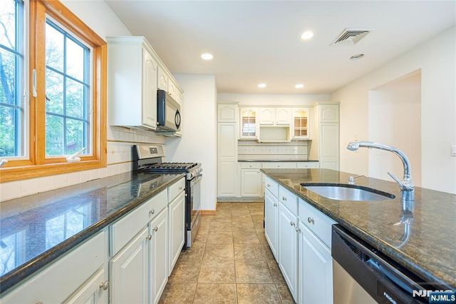 75 Columbus Drive, Tenafly, NJ 07670