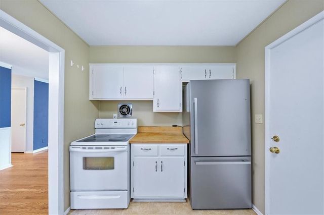 3428 W 77th Terrace, Prairie Village, KS 66208