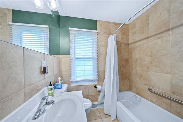 3428 W 77th Terrace, Prairie Village, KS 66208
