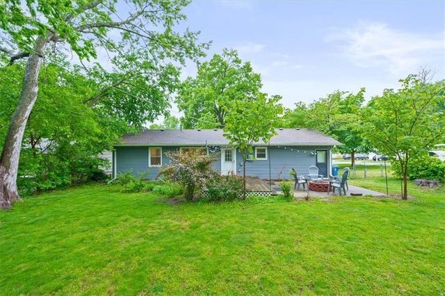 3428 W 77th Terrace, Prairie Village, KS 66208