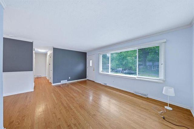 3428 W 77th Terrace, Prairie Village, KS 66208