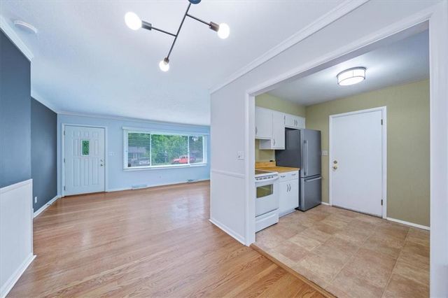 3428 W 77th Terrace, Prairie Village, KS 66208