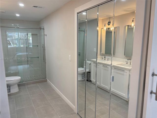 6700 NW 114th Ave 902, Doral, FL 33178