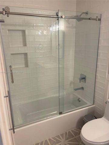 6700 NW 114th Ave 902, Doral, FL 33178