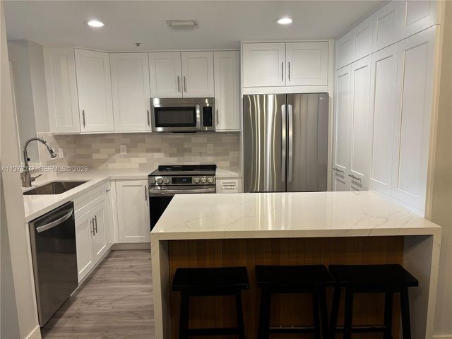 6700 NW 114th Ave 902, Doral, FL 33178