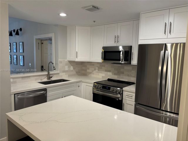 6700 NW 114th Ave 902, Doral, FL 33178