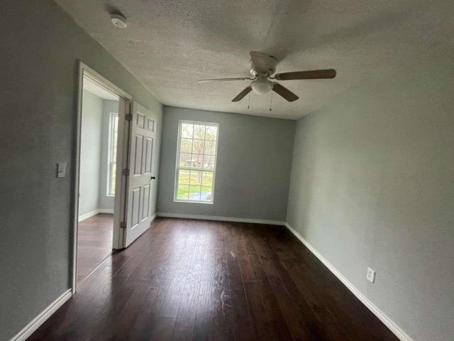 4938 Magnolia Lane, Old River-winfree, TX 77535