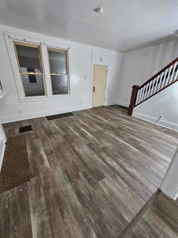 103 E 1st Ave, Tarentum, PA 15084