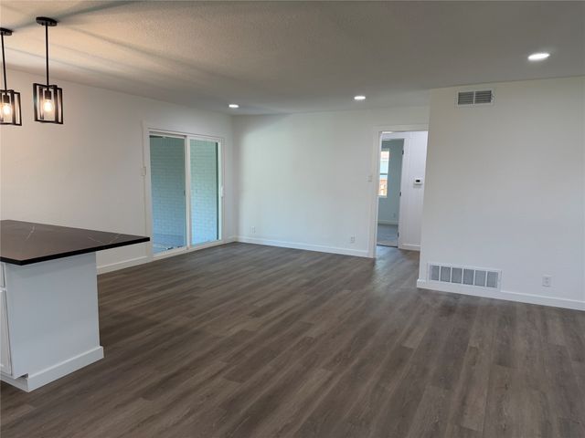 2213 Mockingbird Lane, Garland, TX 75042