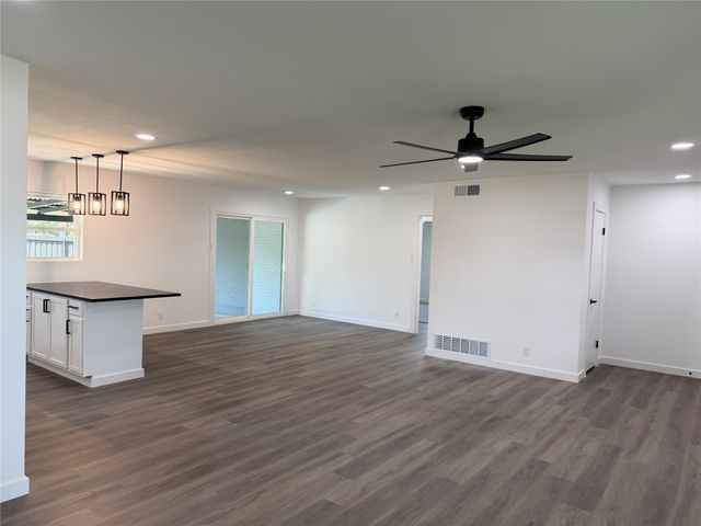 2213 Mockingbird Lane, Garland, TX 75042